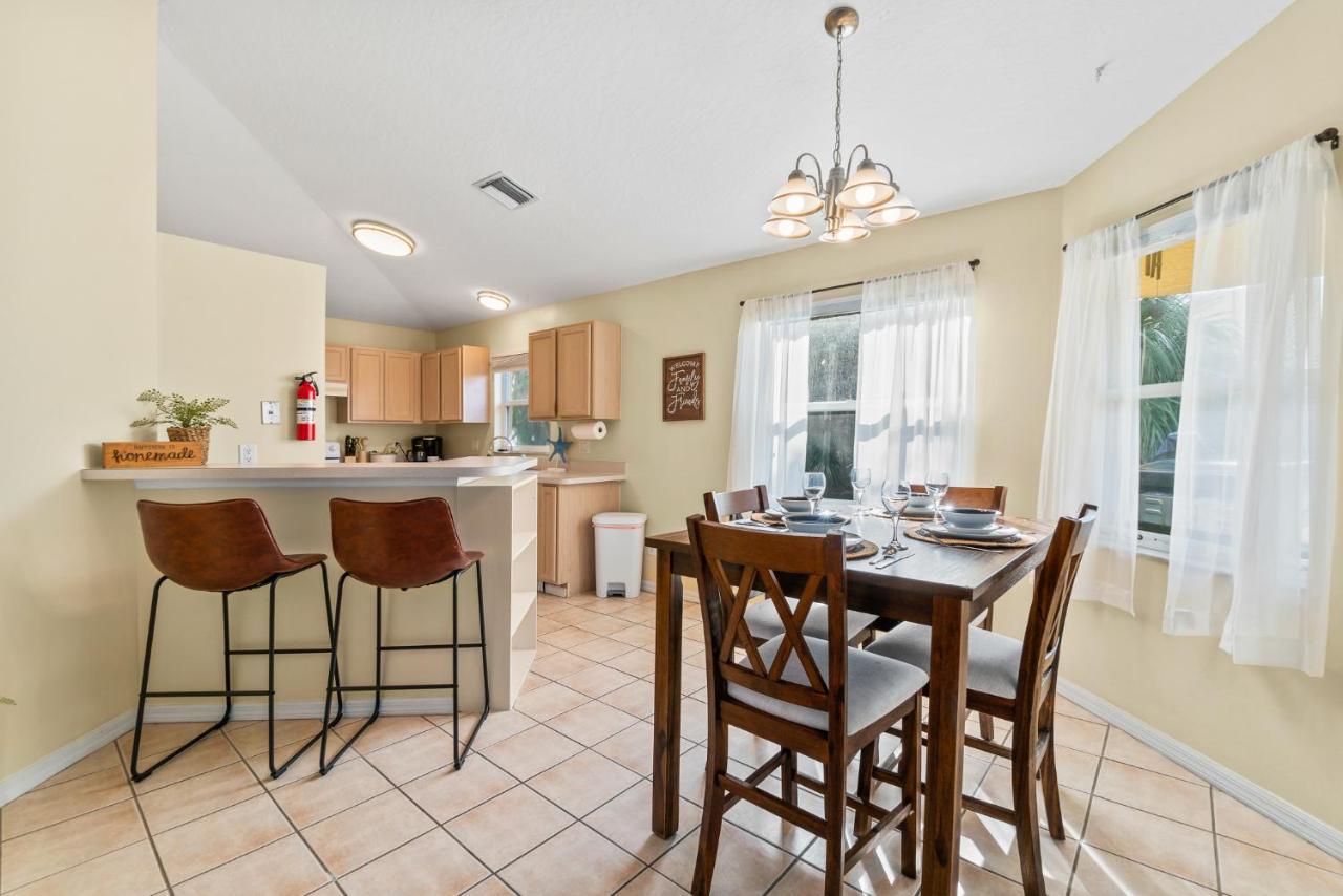 Heart Of The Waves - 3Br & 2Ba Beach Retreat - New Hot Tub - Outside Patio With Grill & Seating, Steps To Fun! 墨尔本 外观 照片