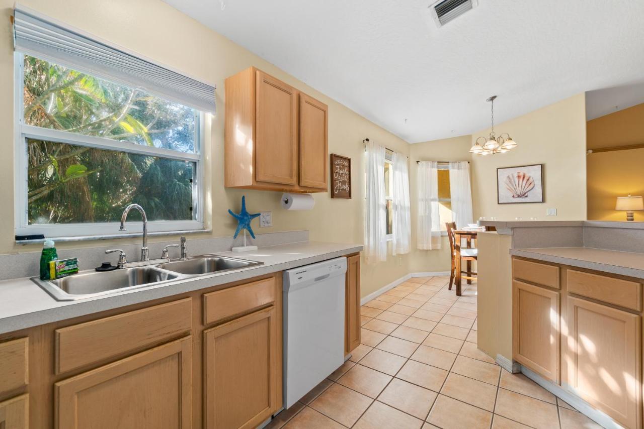 Heart Of The Waves - 3Br & 2Ba Beach Retreat - New Hot Tub - Outside Patio With Grill & Seating, Steps To Fun! 墨尔本 外观 照片