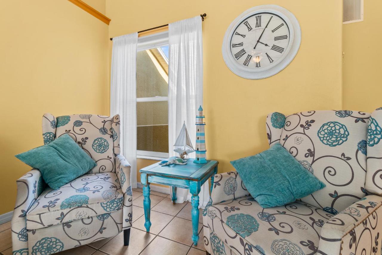 Heart Of The Waves - 3Br & 2Ba Beach Retreat - New Hot Tub - Outside Patio With Grill & Seating, Steps To Fun! 墨尔本 外观 照片